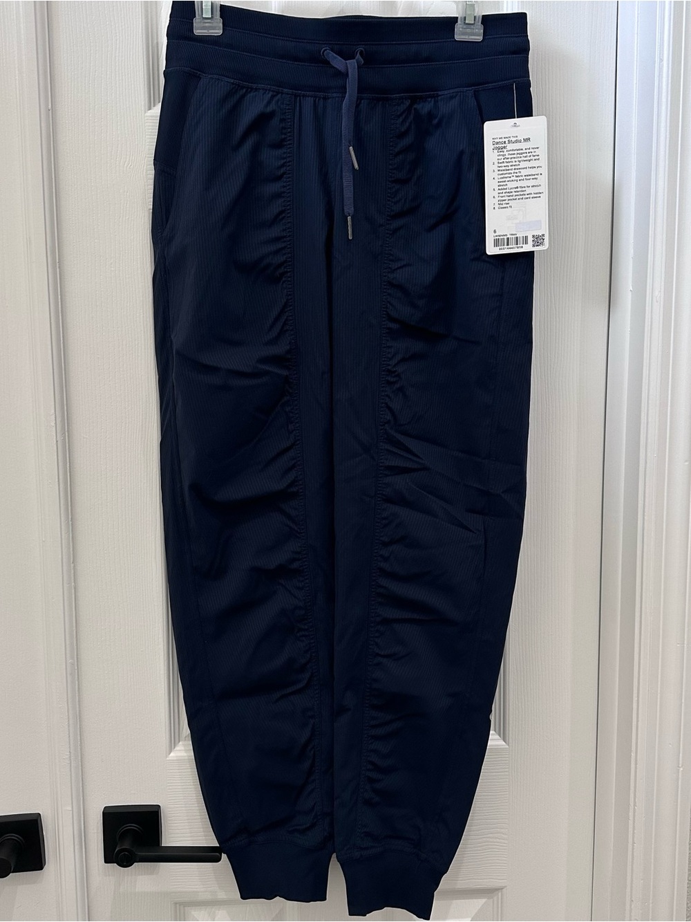 Lululemon Dance Studio MR Jogger True Navy Size 6-NWT